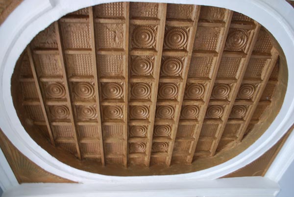 DSC 1055, διακοσμημένη οροφή, ελλειψοειδής διακόσμηση στην οροφή
