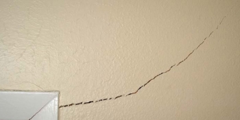 www.dawsonfoundationrepair.com/what-causes-cracks-in-my-walls;