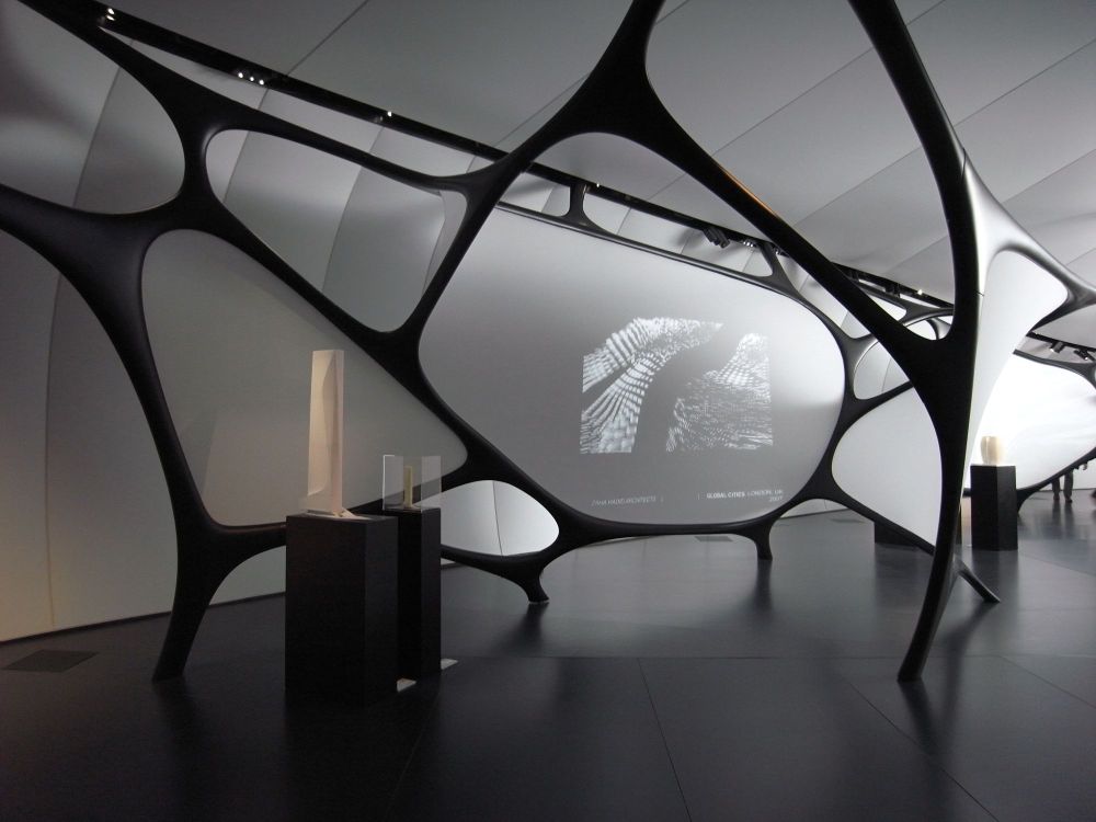 Το περίπτερο Chanel, σχεδιασμένο απο τη Zaha Hadid Το περίπτερο Chanel, σχεδιασμένο απο τη Zaha Hadid