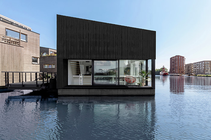 065 HR 12 Floating Home Schoonschip residential exterior facade i29